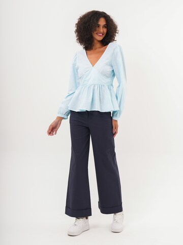 FRESHLIONS Blouse 'Brielle' in Blauw