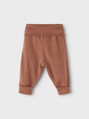 NAME IT - Tapered Pantalón en marrón