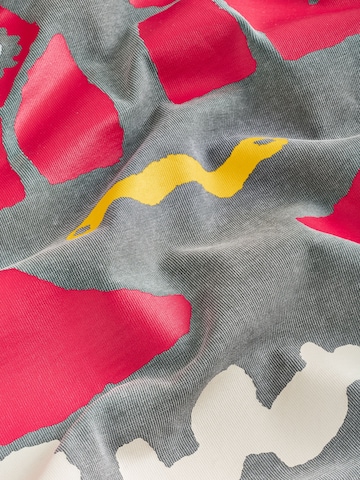 T-Shirt Next en gris