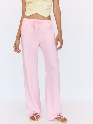 Loosefit Pantalon Pull&Bear en rose : devant