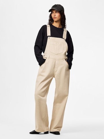 Loosefit Pantaloni con pettorina 'PCGrace' di PIECES in beige