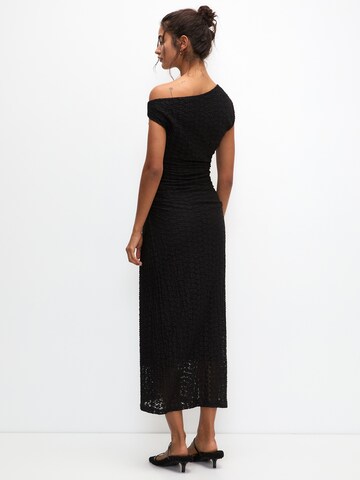 Robe Pull&Bear en noir
