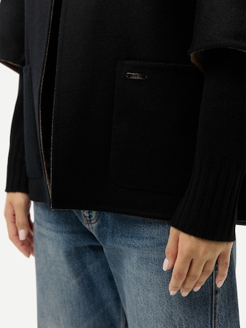 GOBI Cashmere Neulepaita 'Patch Pocket Cashmere Poncho Jacket' värissä sininen