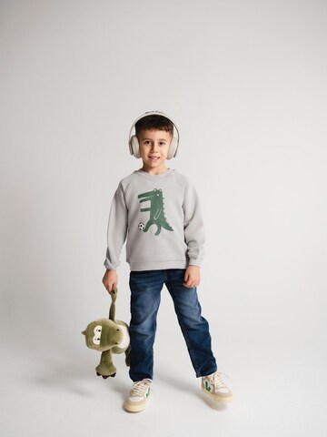 SATURNDAY Sweatshirt 'Krokodil Football' in Grijs