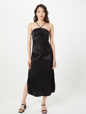 Robe Warehouse en noir : devant