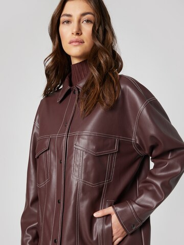 LENI KLUM x ABOUT YOU Between-Season Jacket 'Suki' in Brown