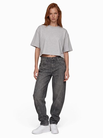 Bershka Barrel Jeansy w kolorze szary