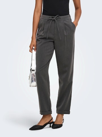 ONLY - regular Pantalón plisado 'ONLNAJMA' en gris: frente