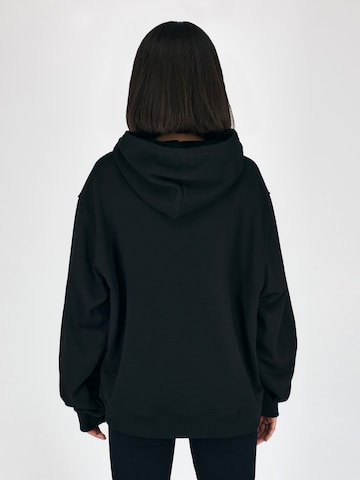 Magdeburg Los Angeles Sweatshirt in Black: back