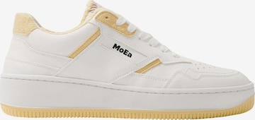 Baskets basses 'Gen1' MoEa en blanc : devant