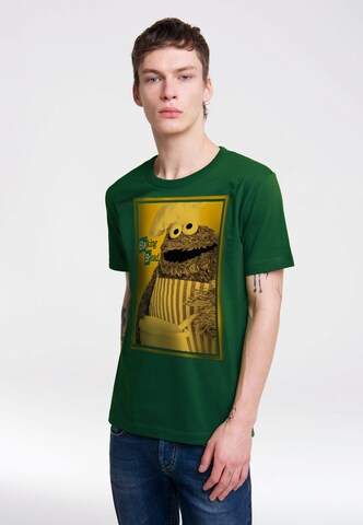LOGOSHIRT Shirt 'Sesamstraße - Krümelmonster | Baking Bread' in Green: front