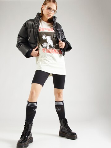 Nasty Gal - Camiseta 'Spice Girls' en beige