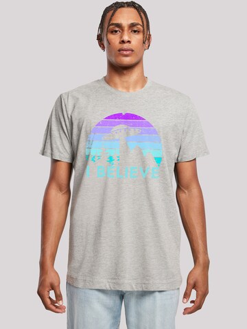 T-Shirt 'I BELIEVE UFO Alien Raumschiff' F4NT4STIC en gris : devant