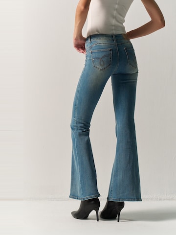 KOROSHI Bootcut Jeans i blå