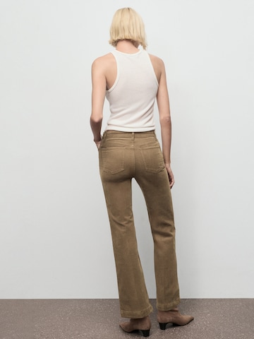 MANGO Bootcut Jeans in Braun