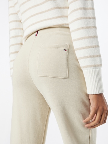 TOMMY HILFIGER - Tapered Pantalón en beige