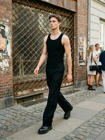 Top sportivo 'Men's Merino Wool Tank Top - Black | Breathable Gym Tank' di ZUBEK in nero