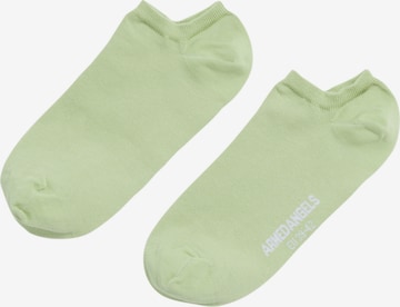 ARMEDANGELS Sokken in Groen: voorkant