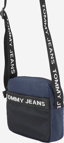 Tommy Jeans Crossbody bag in Blue: front