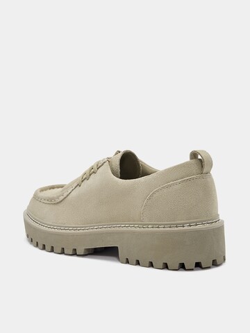 Pull&Bear Schnürschuh in Beige