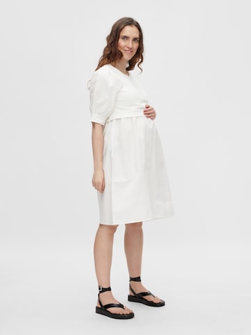 Robe 'Carolina' MAMALICIOUS en blanc