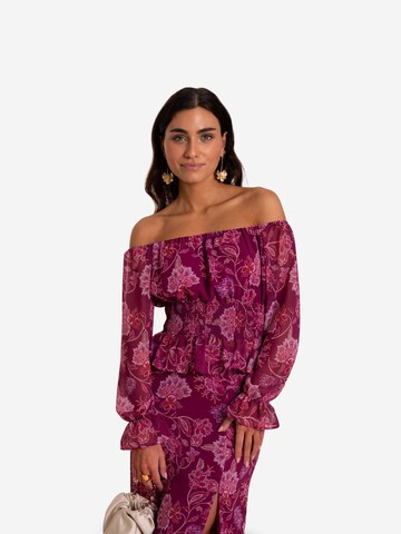 THE-ARE Blouse in Roze: voorkant