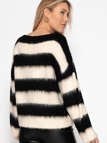 SASSYCLASSY Pullover‌‌‌‌‌‌‌‌‌‌ in Schwarz