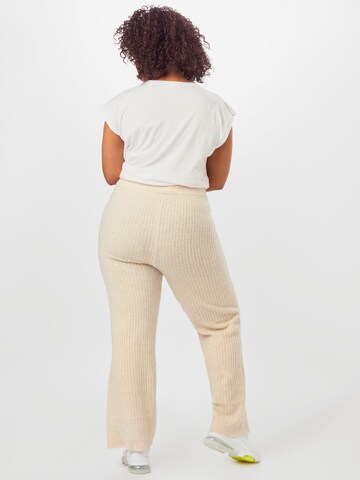 évasé Pantalon 'ALLY' Noisy May Curve en blanc