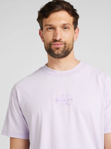 Calvin Klein Jeans T-Shirt in Lila