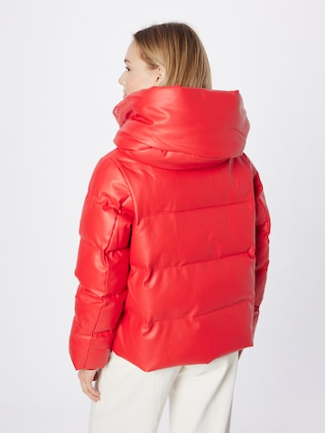 Veste mi-saison 'PATRICIA' JAKKE en rouge