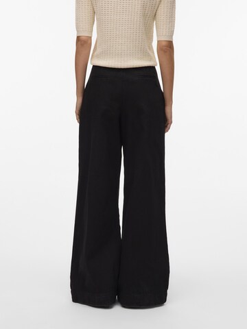 VERO MODA - Pierna ancha Pantalón vaquero plisado 'VMPennie' en negro