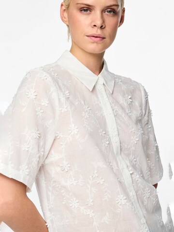 PIECES - Blusa 'PCNolax' en blanco