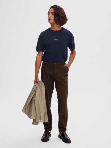 Coupe slim Pantalon chino 'Miles Flex' SELECTED HOMME en marron