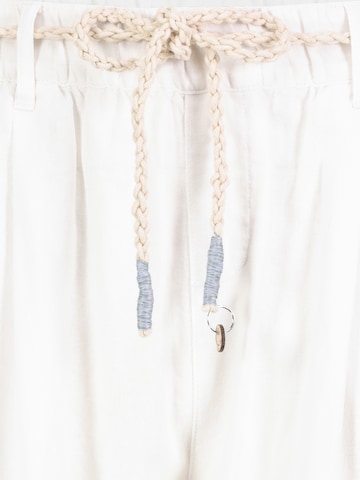 Eight2Nine Loosefit Shorts in Weiß