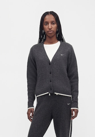Nike Sportswear - Casaco de malha em preto: frente