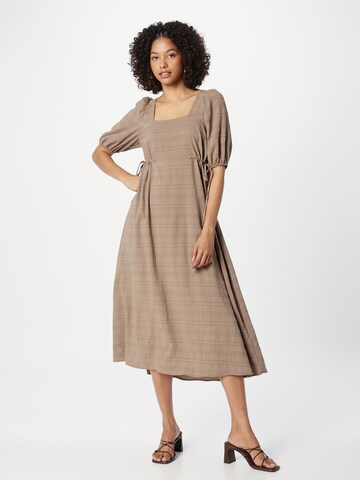 BRAVE SOUL Dress in Beige: front