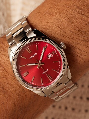 Montre à affichage analogique 'Sportiv' CASIO en argent