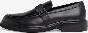 Chaussure basse Calvin Klein en noir : devant