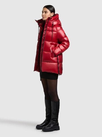 sarkans khujo Ziemas jaka 'Cara'