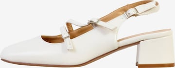 Décolleté 'Pumps mit Riemchen „Inia“' di Super Mode in bianco: frontale
