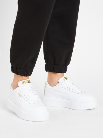 PUMA Platform trainers 'Oslo' in White: front