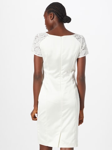 Robe SWING en blanc