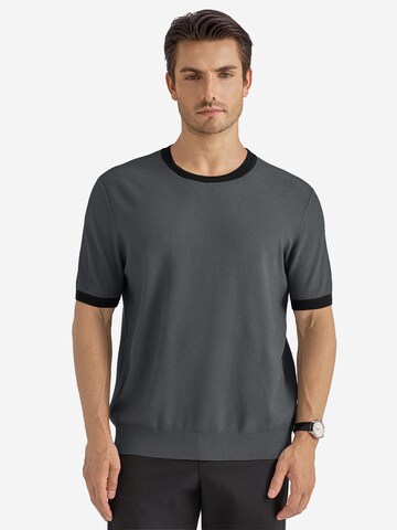 Pullover di Vantory in grigio: frontale