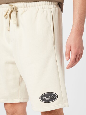 Pegador Regular Shorts in Beige