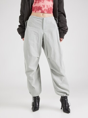 BDG Urban Outfitters Tapered Trousers in Grey: front