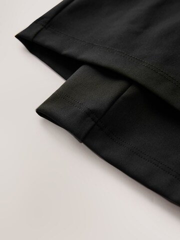 Regular Pantaloni de la Next pe negru