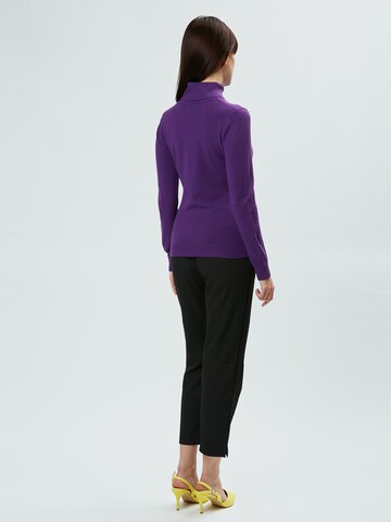 Influencer Pullover in Lila