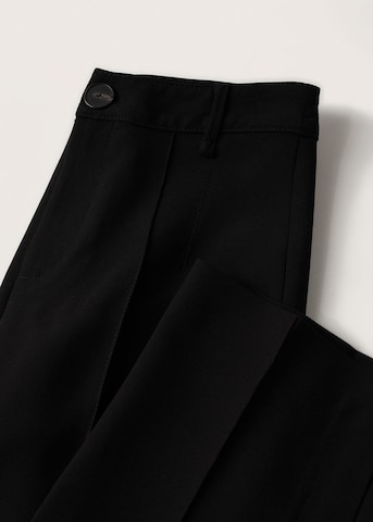 Regular Pantaloni cu dungă 'Maca' de la MANGO pe negru