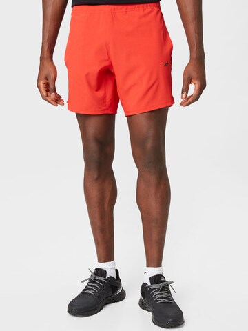 Reebok Regular Sportbroek in Rood: voorkant