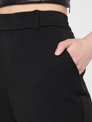 VERO MODA Szabványos Nadrág 'Maya' - fekete